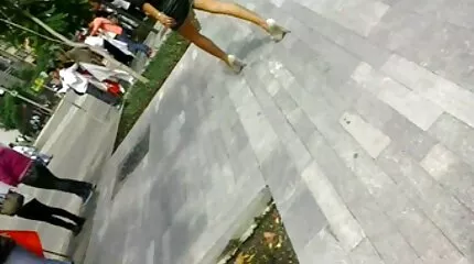 Gehecht 123 sex filmpjes aan de smakelijk kutje en begon te likken