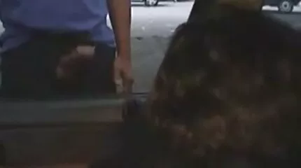 Zijn lies chick sat oma sexfilmpjes vriend op de gezicht