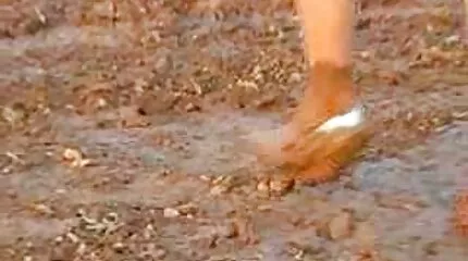 Vastgeschroefd in de geschoren kutje harde sex filmpjes van een mooie brunette