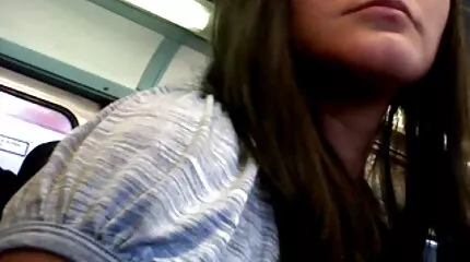 Se gratis sexfilmpjes amateur bruna brunette geeft mulat in een grappig poesje