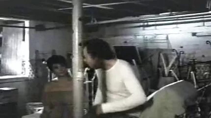 Sportief vriendje geneukt vriendin op 123gratis sexfilmpjes sofa