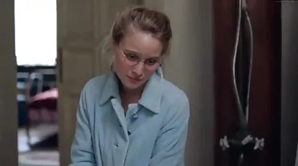 Een volwassen oma sex filmpjes man kreeg in alle centimeters in een meisje