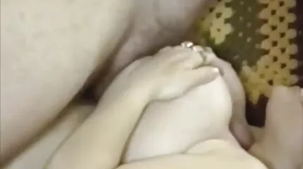 Behoefte aan een solide man in een kamer met een open haard harde sex filmpjes