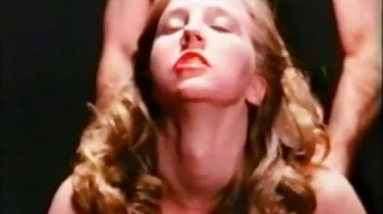 Verleid voor seks door een statuesque man in een free sex filmpjes shirt