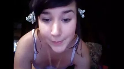 Vuile sletten rijden erotische sex filmpjes het gezicht en de lul van een man