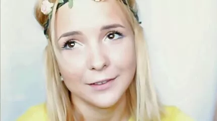 Smakelijk meisje vlaamse sexfilmpjes geneukt poesje onder Strapon