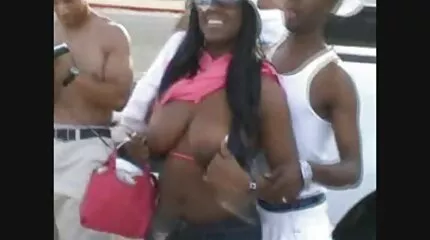 Ervaren blank haired masseuse geneukt door klant anale sexfilmpjes