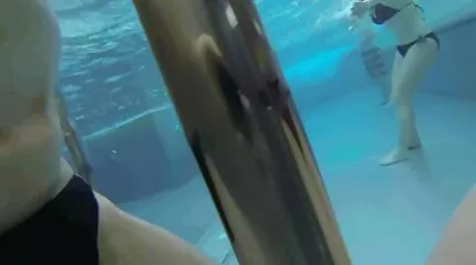 Blank gevild meisje opgewonden door een lekkere sexfilmpjes zwarte truffel lul