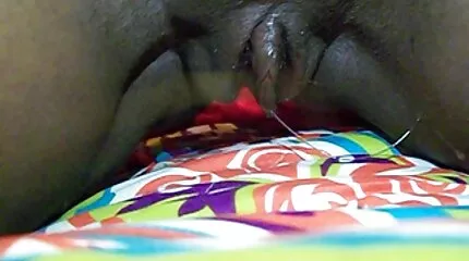 Heet hahal tied spannende sexfilmpjes vingeren Poesje met contraptions