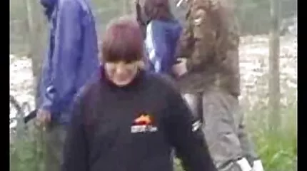 Macho neukt lekkere sexfilmpjes twee slanke jonge jongens als hij wil