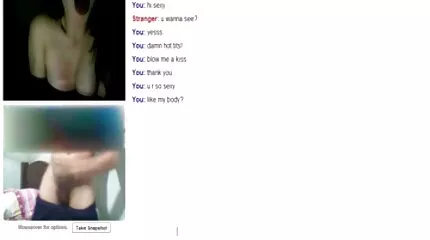 Na seks chuvikha got een hoop van sexfilmpjes trio sperma op haar gezicht