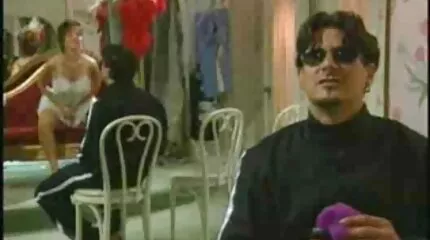 Onderdanige secretaresse gestript voor baas voor gratis lesbische sexfilmpjes een prijs