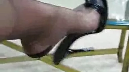 Charmant meisje geschoren gratis sex filmpjes camel toe geil poesje