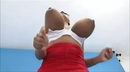 Meisjes vergelijkbaar nederlandstalige sexfilmpjes met zusters massage client ' s lul