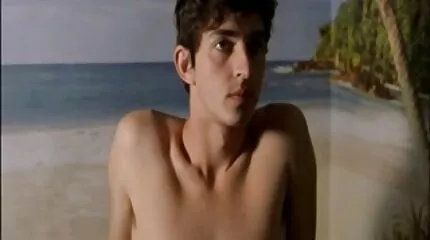 Met zijn harde pik doet de man met de sex filmpjes meisjes wonderen