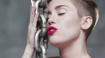 Mooi Blondine geneukt bij casting met sexfilmpjes trio wellustige manager