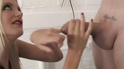 Super-fucking-hete hollandse sexfilmpjes mannelijke Dubbele penetratie op een eenzame brunette