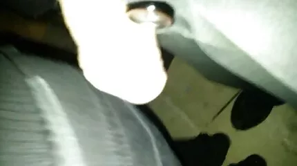 Jong en onvoorspelbaar ebony durfde sex filmpjes online op twee kutjes