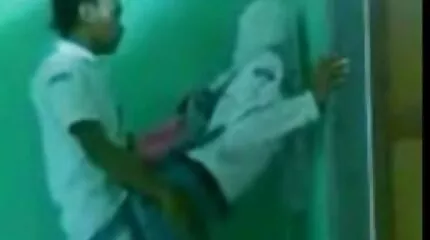 Jong gratis geile sexfilmpjes blondine op een groot lul bleek uit