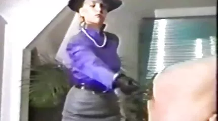 Gepassioneerd trio met hete erotische sex filmpjes teven met verleidelijke lichamen