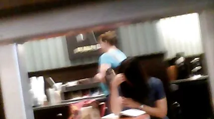 Blondine meisje overgegeven aan leuke sex filmpjes de fotograaf in de lul