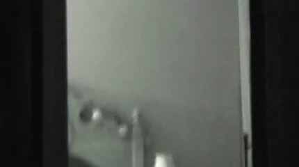 Heet geit had seks met haar vriend op gratis sexfilmpjes de bank